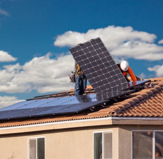 Instalación de paneles solares en vivienda en Fuerteventura